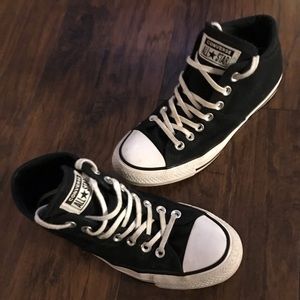 Women’s size 8 converse!